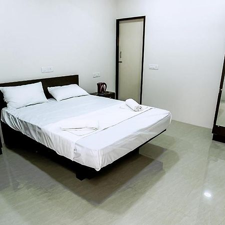 Indra Regency Hotel Thiruttani Екстериор снимка