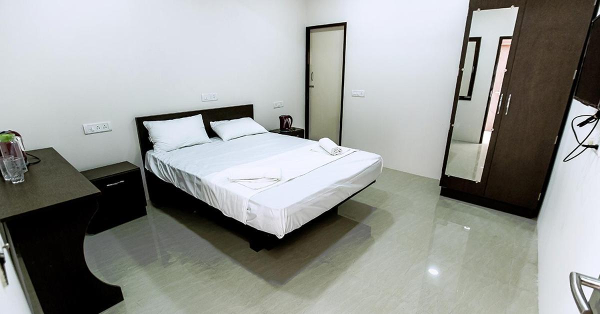 Indra Regency Hotel Thiruttani Екстериор снимка